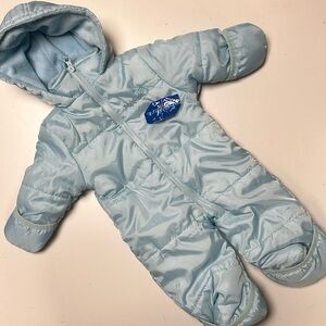 NWT Baby Xtreme snowsuit, size 3-6 months.